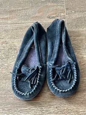 Minnetonka Black Suede Kids Tassel Moccasins